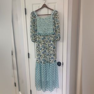 Taylor floral size 4 maxi dress